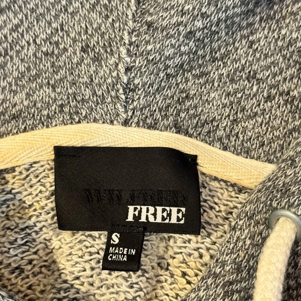 ARITZIA- Wlifred Free Wm's Hoodie S,paired w BIG STAR Distressed Denim Shorts 27